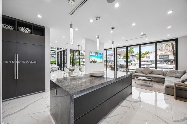 Building Photo - 3367 NE 168th St