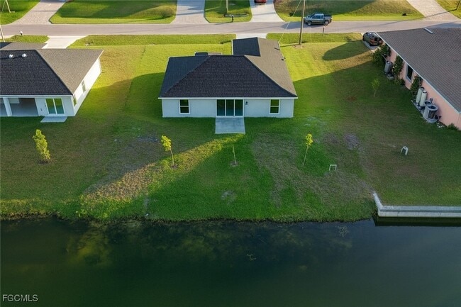 Building Photo - 112 NW 23rd Ave