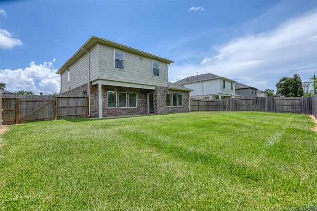 Building Photo - 422 Magnolia Ln