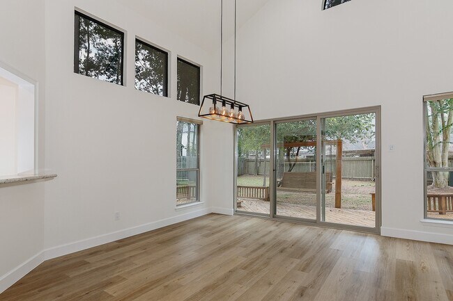 Building Photo - 21 N Mossrock Rd