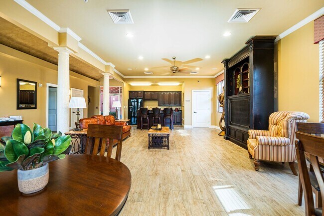 Building Photo - Breathtaking 3 Bedroom Daytona Beach Shore...