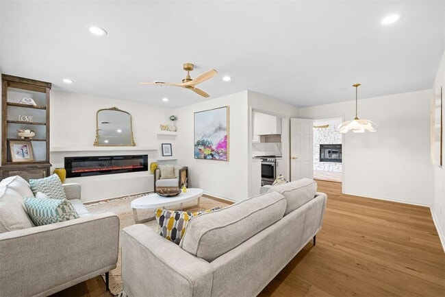 Building Photo - 2737 Clermont Pl