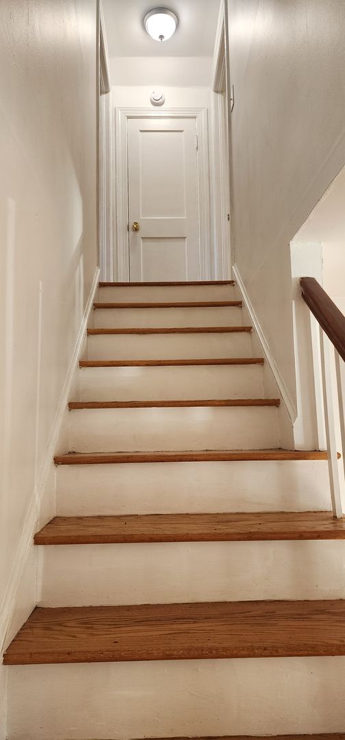 Building Photo - For Rent