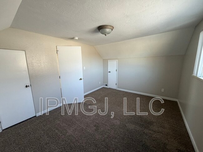 Building Photo - 2917 Formay Ave