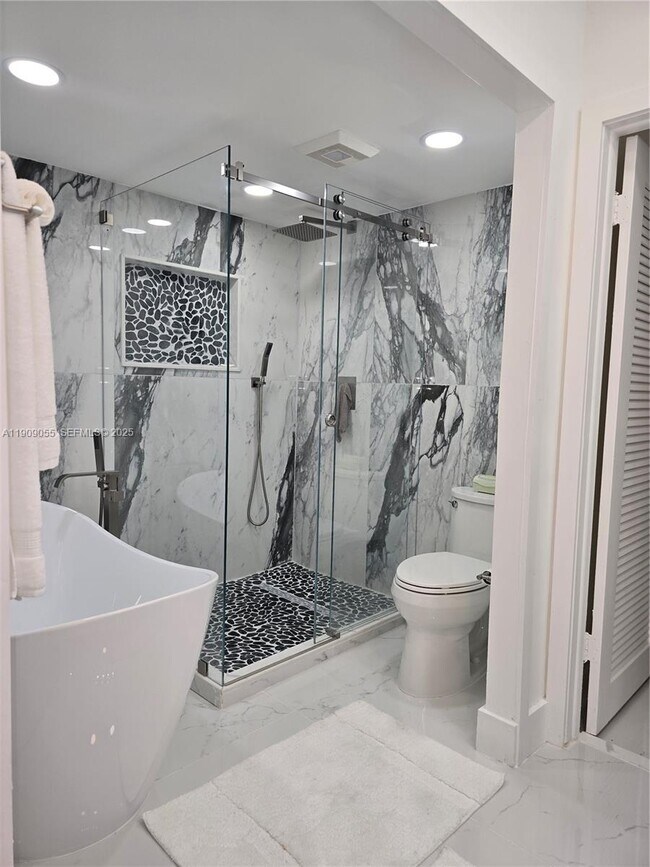 Building Photo - 6010 S Falls Cir Dr