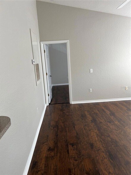Building Photo - 839 Grand Regency Pointe