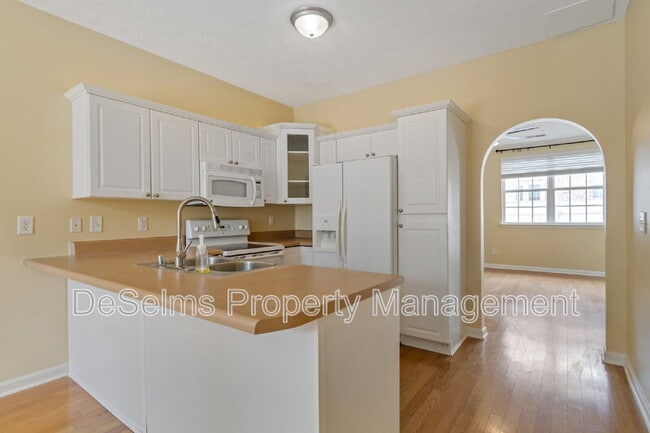 Building Photo - 612 Spence Enclave Way
