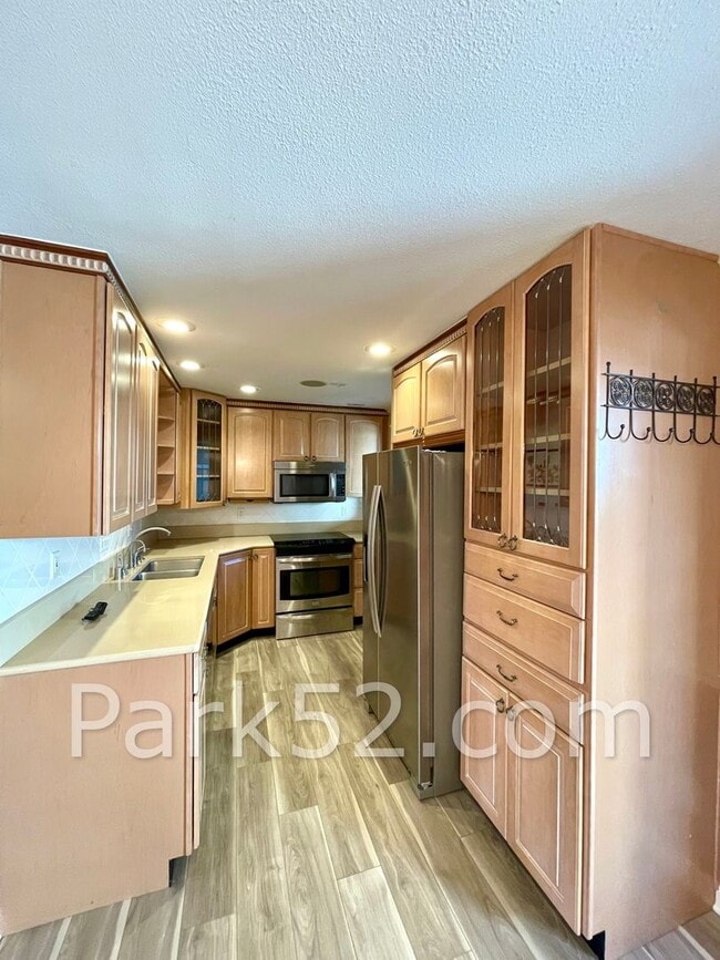 Building Photo - 2 Bedroom Tacoma Townhome