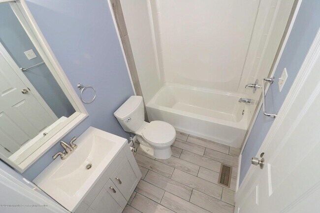 Building Photo - 207 E Winged Foot Ct
