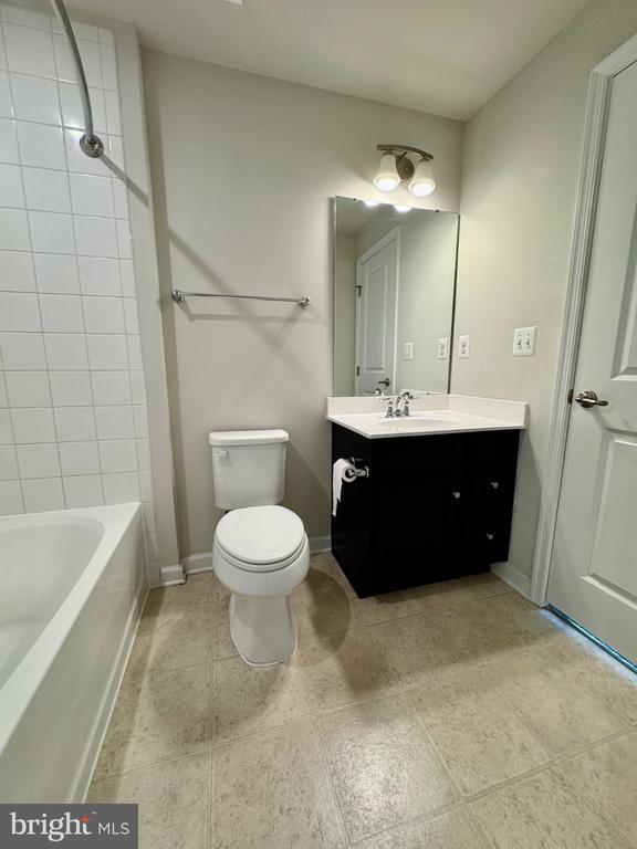 Building Photo - 509 Rolling Valley Dr