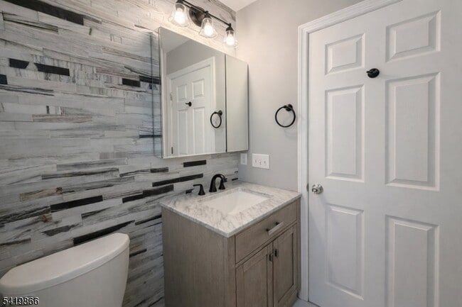 Building Photo - 231 N 12th St