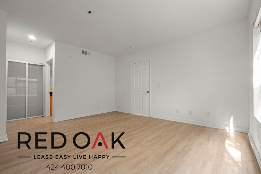 Building Photo - 939 Palm Ave