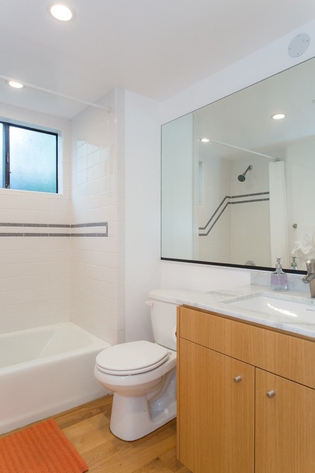 1st floor bathroom #1 - 1315 Palms Blvd