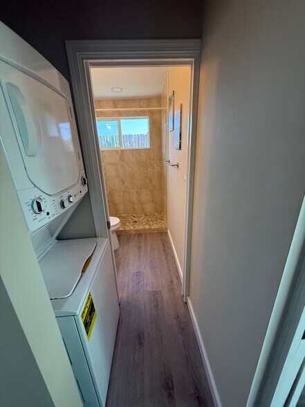 Building Photo - 508 Leghorn Ave