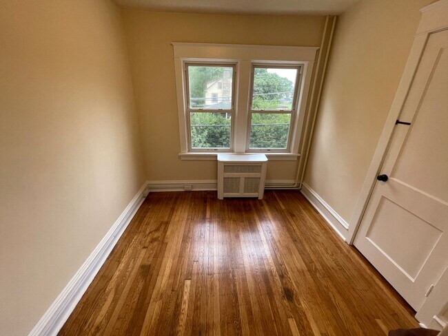 Building Photo - 143 N Highland Ave