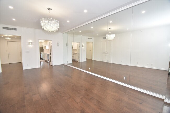 Building Photo - 5110 San Felipe St