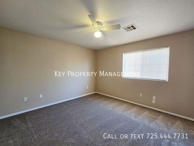 Building Photo - 3 BEDROOM/2 BATH CONDO IN THE NORTHEAST W/...