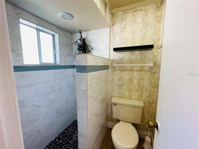 Building Photo - 428 Breakwater Dr