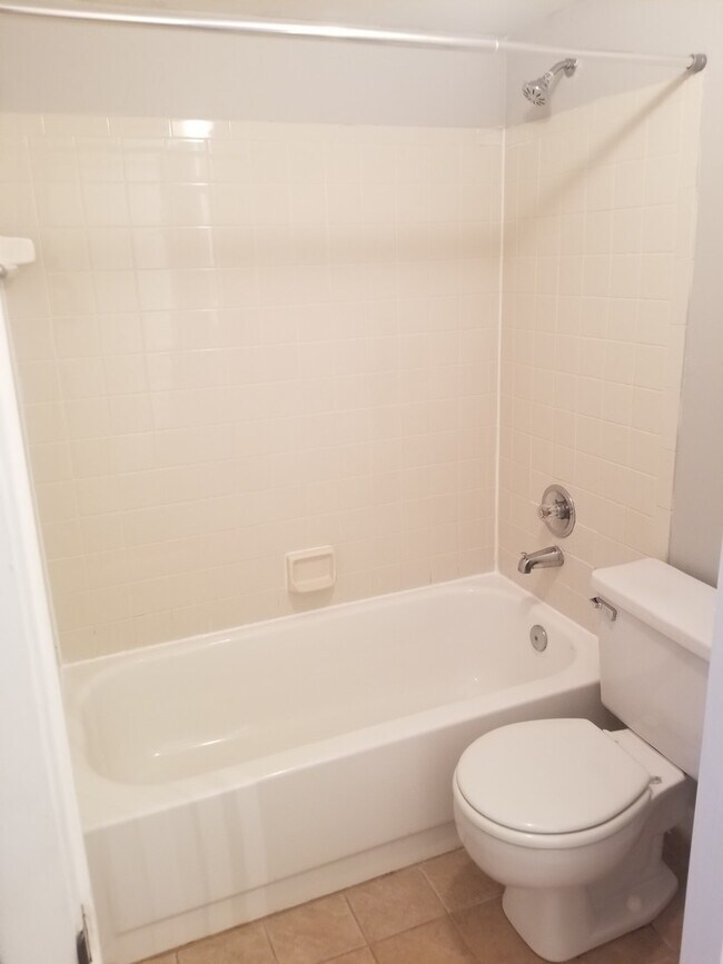 Building Photo - ONE BEDROOM ONE BATHROOM! WATERFRONT COMMU...