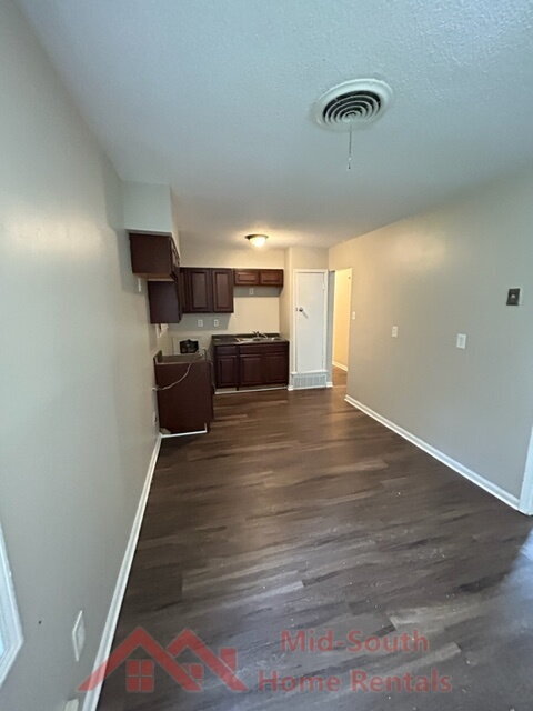 Building Photo - 815 Carol Ann Cove