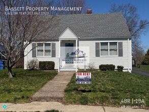 Building Photo - 68 Willard St