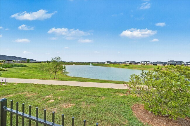 Building Photo - 3930 Langridge Dr