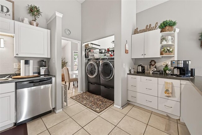 Building Photo - 3242 Laurel Dale Dr