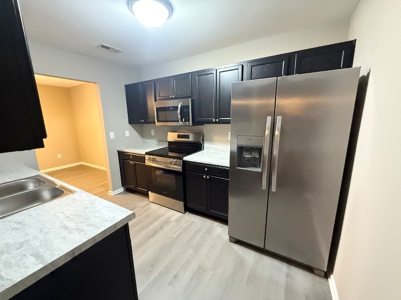 Building Photo - 705 Bellview Way