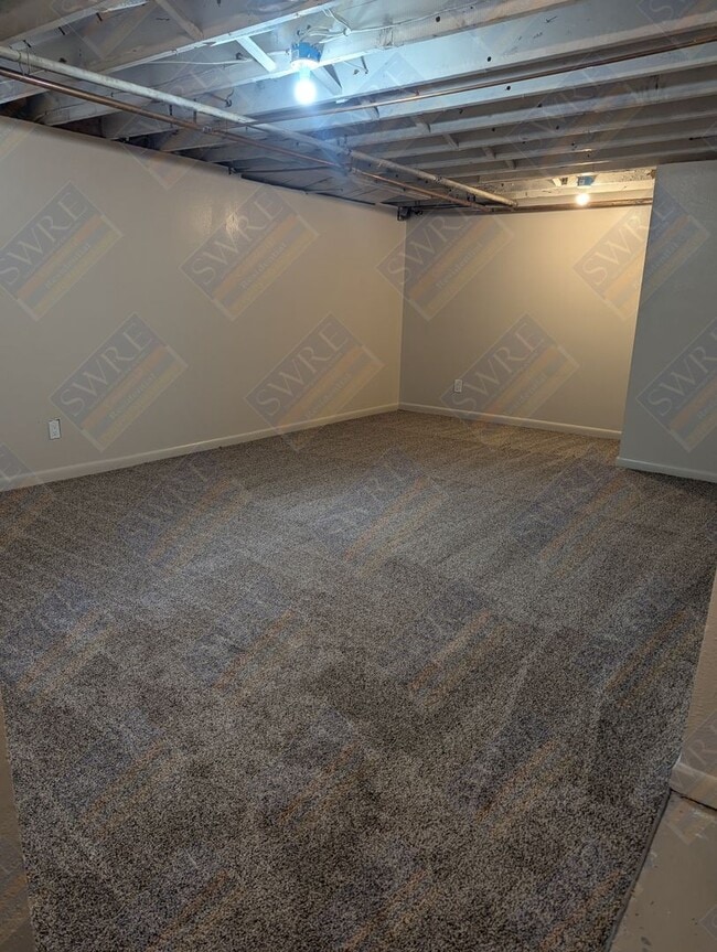 Building Photo - 2 Harding Ct