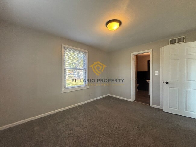 Building Photo - Charming Ranch On a Corner Lot in Anderson, 2 Bedroom, 1 Bathroom with Attached Garage Available ...