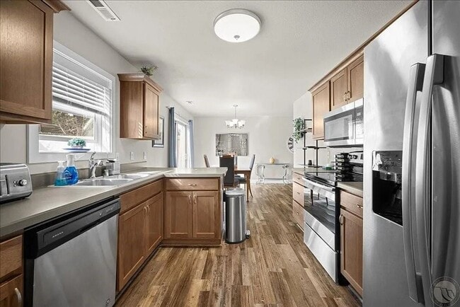 Building Photo - 908 Midway Ln