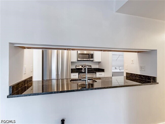 Building Photo - 9540 Green Cypress Ln