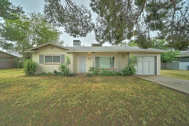 Primary Photo - READY TO VIEW NOW! Charming 2-Bedroom Rent...