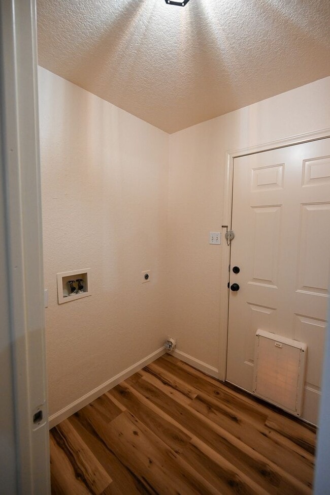 Building Photo - Charming 3 Bedroom 2 Bath, Decatur TX