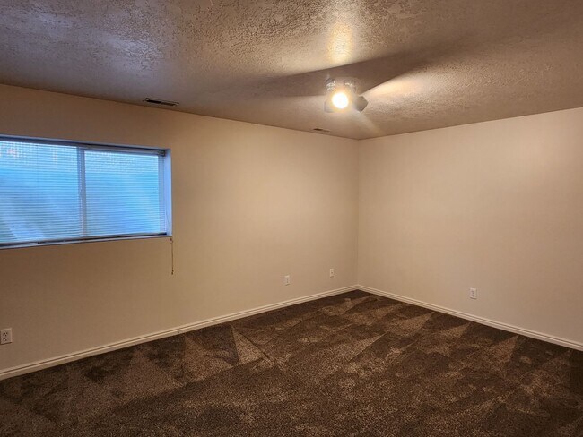 Building Photo - 129 W 100 N