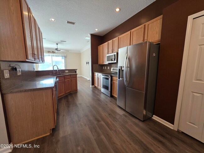 Building Photo - 86088 Meadowridge Ct