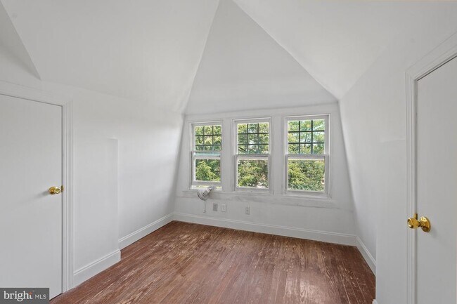 Building Photo - 5602 39th St NW
