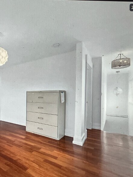 Building Photo - 7807 S Nagle Ave