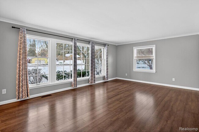 Building Photo - 126 Orchardale Dr