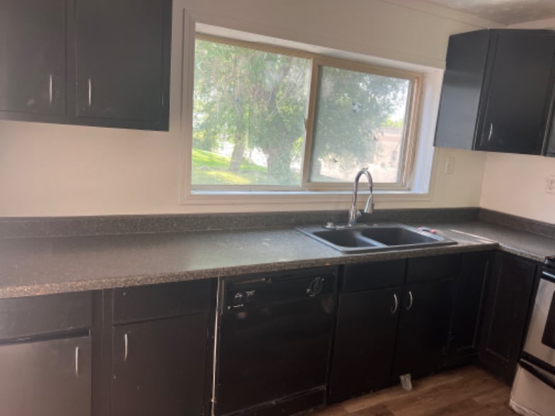 Building Photo - 1600 Curtis Ave