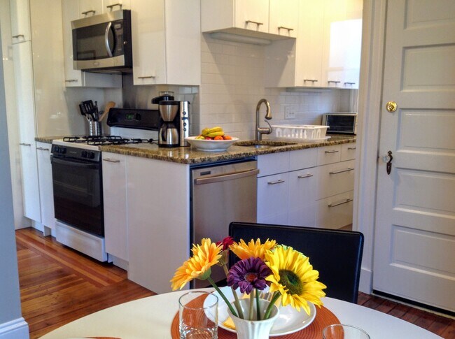 Building Photo - 41 Fairfield Street