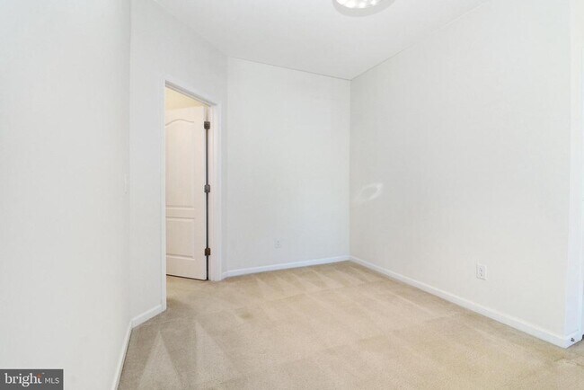 Building Photo - 24620 Byrne Meadow Square
