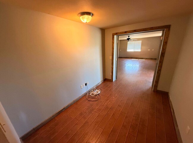 Building Photo - 2550 NW Coyner Ave
