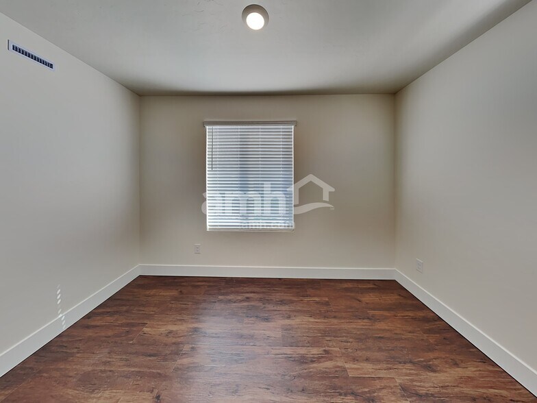 Building Photo - 1446 Alderleaf Ave