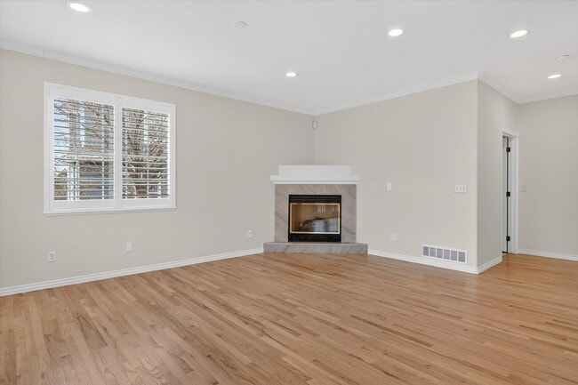 Building Photo - Stunning 5-BD 4-BA Outlook Home with Flatirons Views & Finished Basement