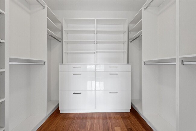 Building Photo - 40 Isla Bahia Dr