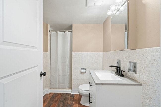 Building Photo - 2737 Spruce St