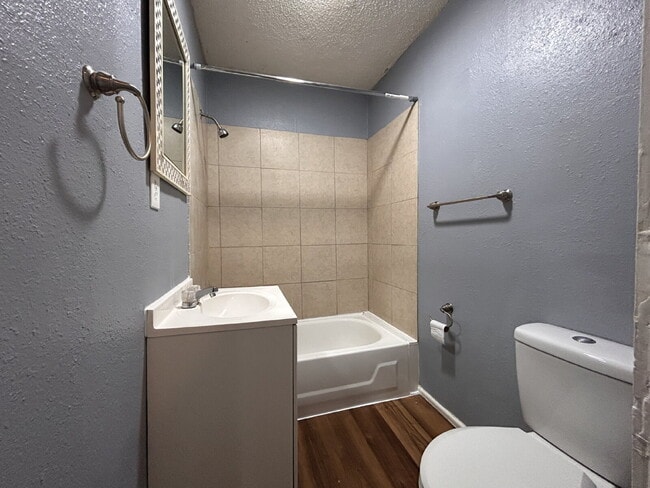 Primary Photo - 3 bedroom 2 bathrooms