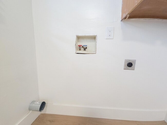 Building Photo - 4 bed 3 bath Single-family Home in Glenview/Lower Diamond area of Oakland