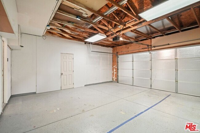 Building Photo - 69730 Mccallum Way